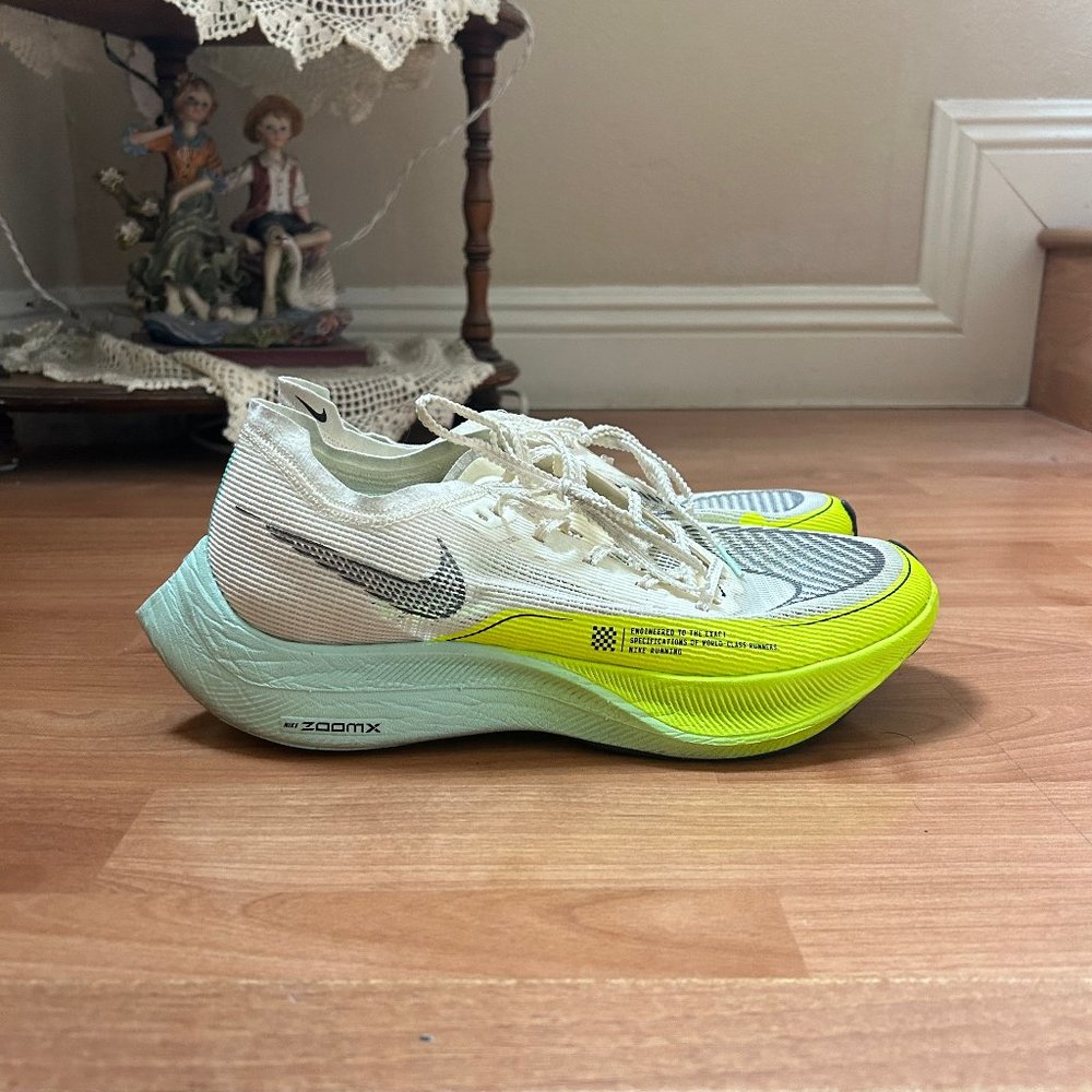Nike ZoomX Vaporfly Next% 2 | Women 11